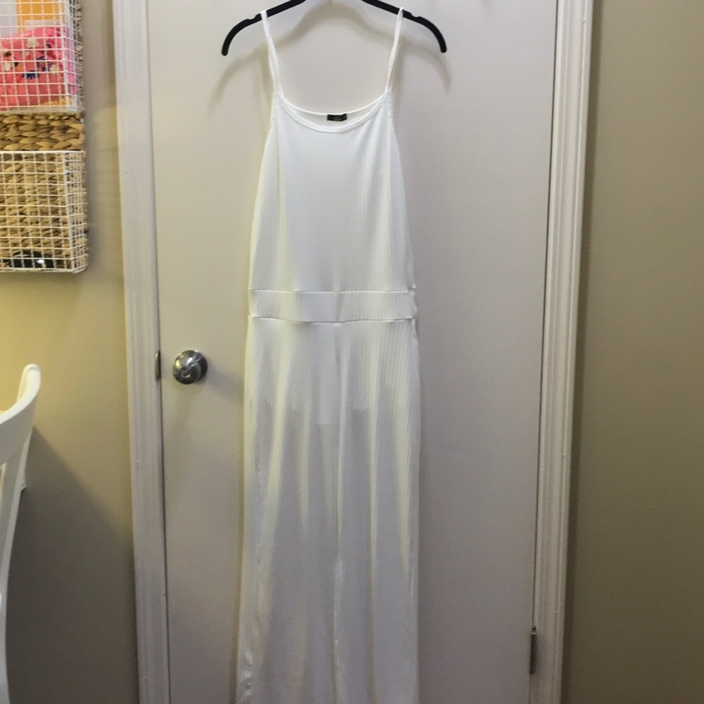 Jumpsuit - Picture 3 of 4